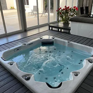 Couette-café Le Spa De L Albizia, Cessieu